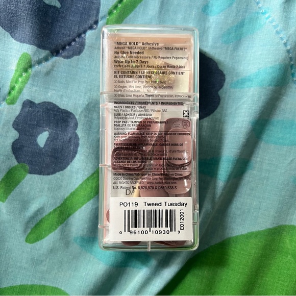 Dashing Diva Magic Press manicure - Picture 3 of 3